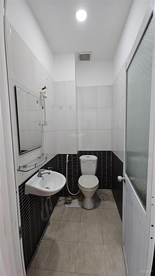 Nhà sát mặt tiền ql50 gần bến xe quận8 đi đâu cũng tiện