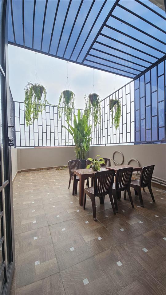 Bán gấp mặt tiền 5 tầng siêu đẹp veiw bờ kè mát mẻ