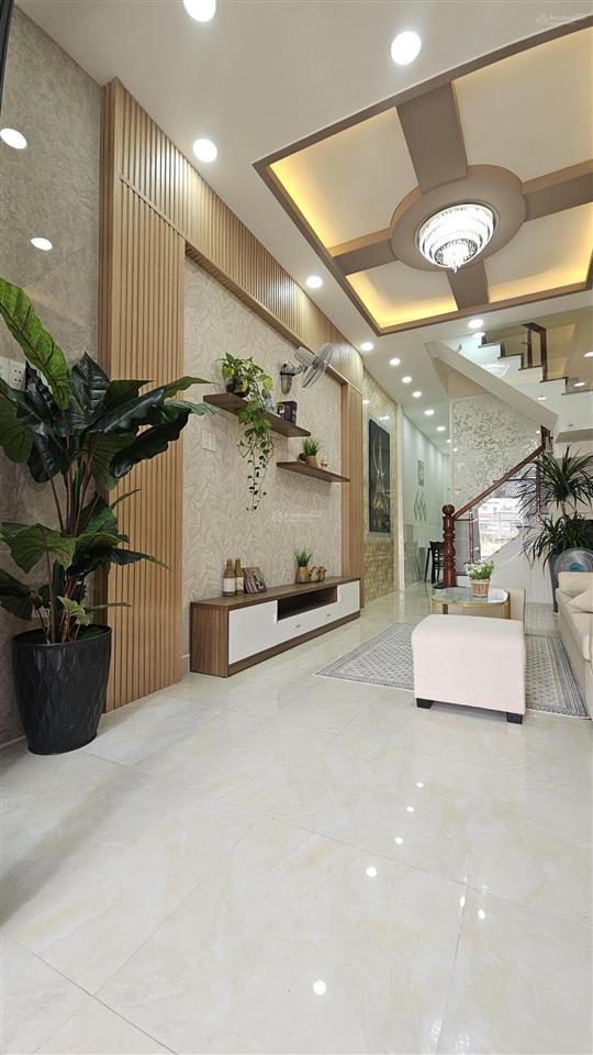 Bán gấp mặt tiền 5 tầng siêu đẹp veiw bờ kè mát mẻ