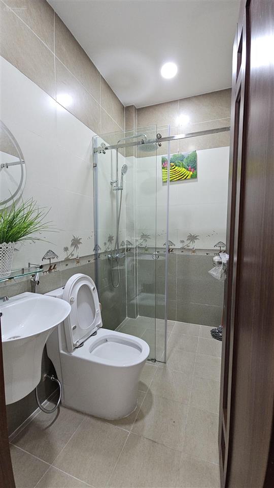 Bán gấp mặt tiền 5 tầng siêu đẹp veiw bờ kè mát mẻ