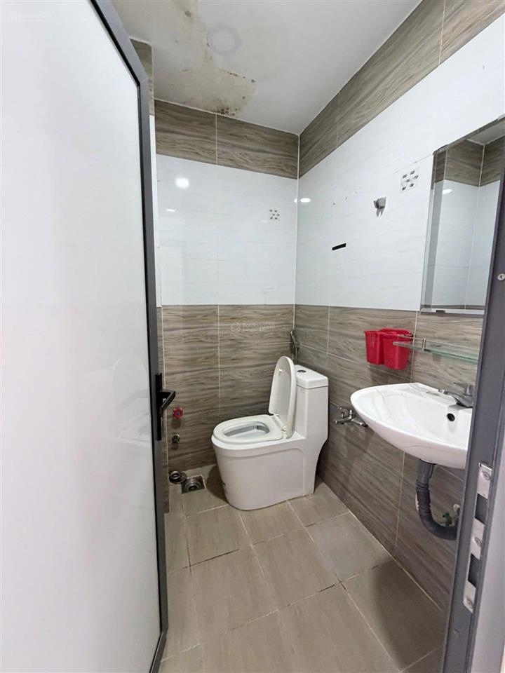 Nhà 5 tầng hẻm thông thoáng âu dương lân trung tâm quận8