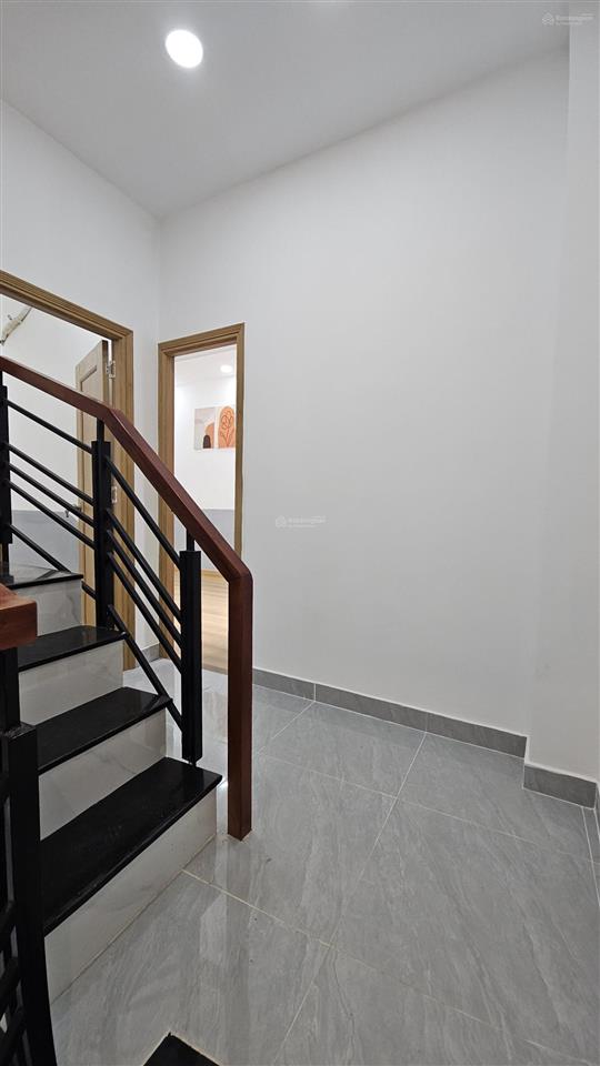 Nhà đẹp hiện đại 2 lầu đúc gần cầu chữ y hưng phú quận8