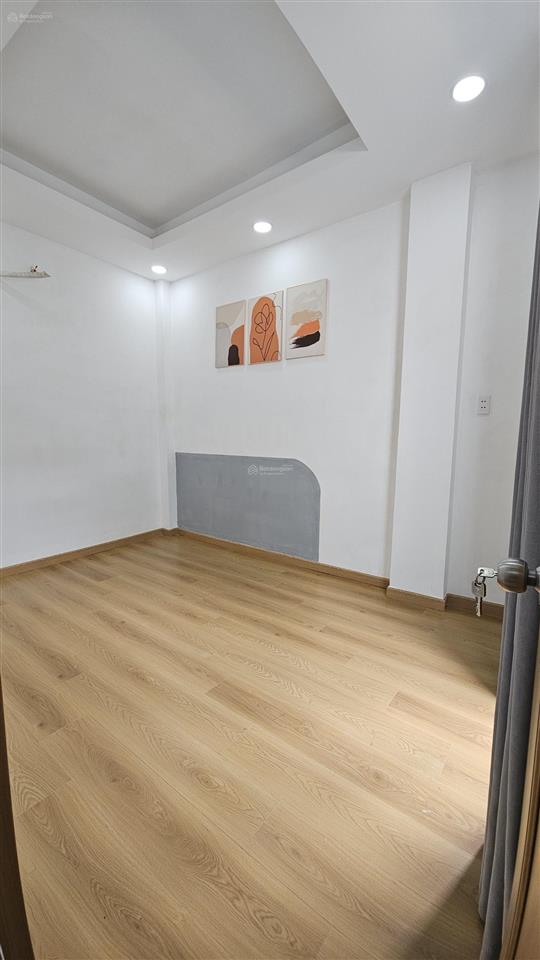 Nhà đẹp hiện đại 2 lầu đúc gần cầu chữ y hưng phú quận8