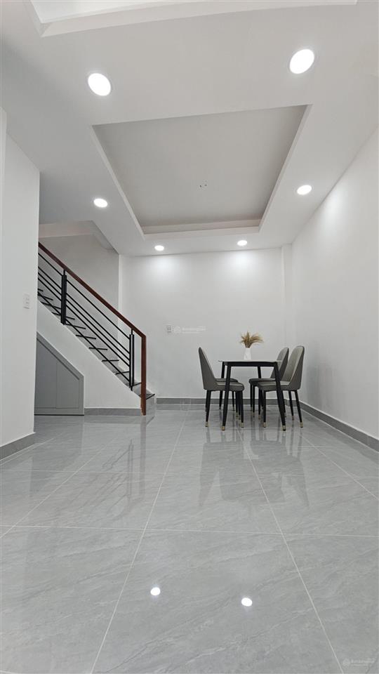 Nhà đẹp hiện đại 2 lầu đúc gần cầu chữ y hưng phú quận8
