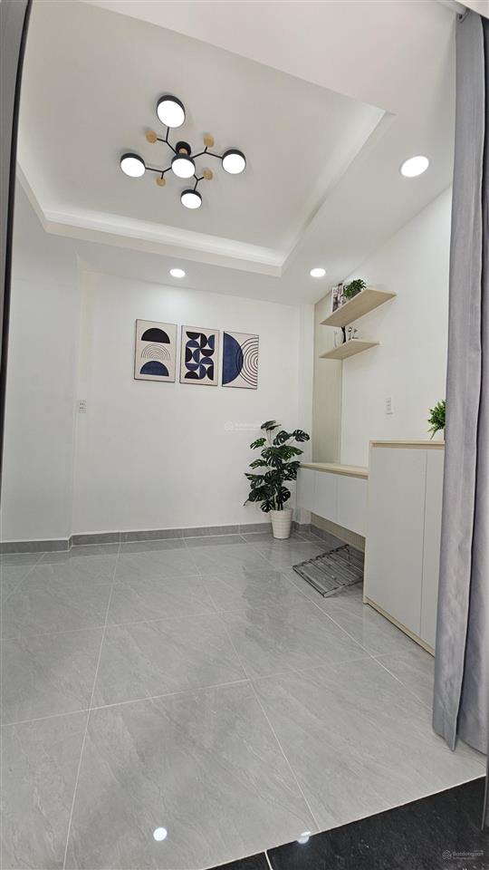Nhà đẹp hiện đại 2 lầu đúc gần cầu chữ y hưng phú quận8