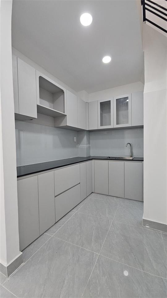 Nhà đẹp hiện đại 2 lầu đúc gần cầu chữ y hưng phú quận8