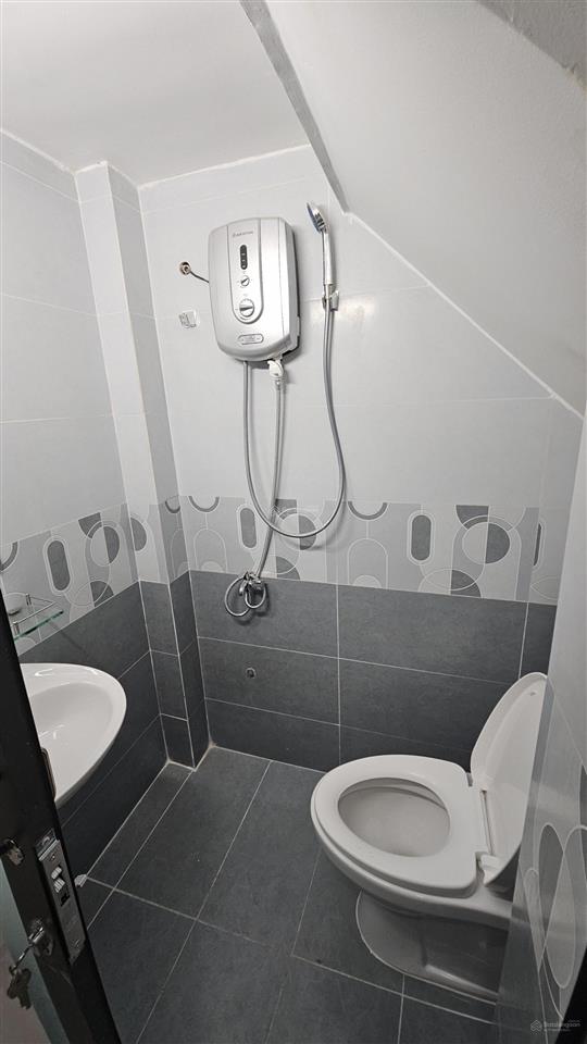 Nhà đẹp hiện đại 2 lầu đúc gần cầu chữ y hưng phú quận8