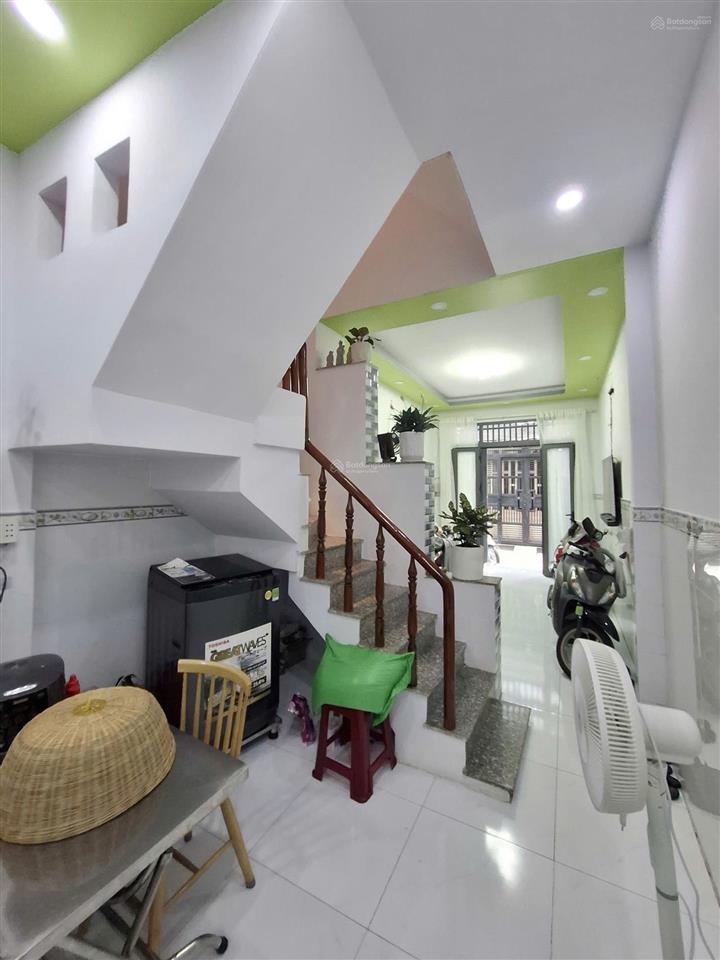 Nhà đẹp 2 lầu đúc gần mặt tiền đường khu an ninh p15 quận8