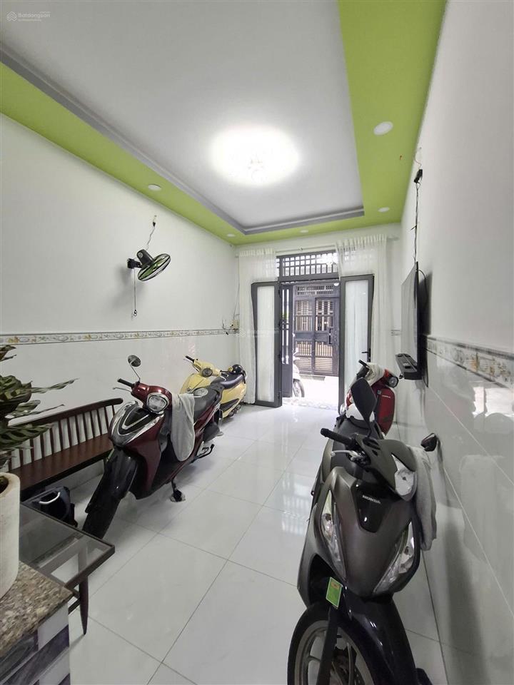 Nhà đẹp 2 lầu đúc gần mặt tiền đường khu an ninh p15 quận8