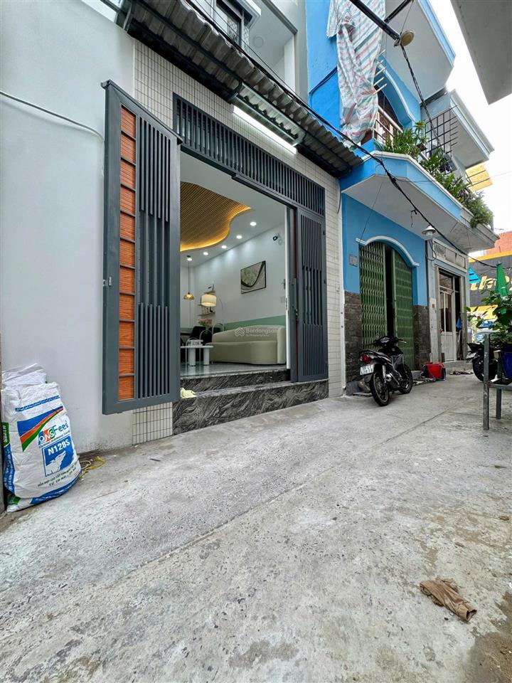 Nhà mới 3 lầu cách mặt tiền vài bước chân ngay trung tâm tp dương bá trạc p1 quận8