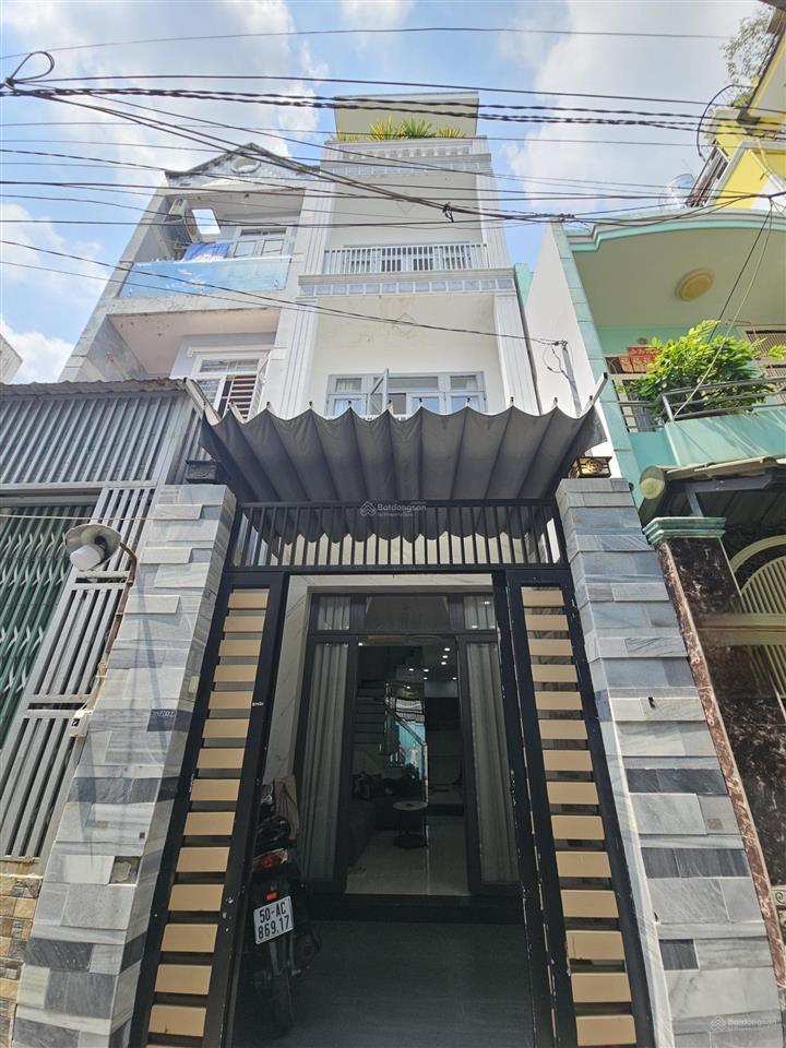 Nhà 3 lầu ở đại gia đình gần mặt tiền cạnh siêu thị aeon cao lỗ