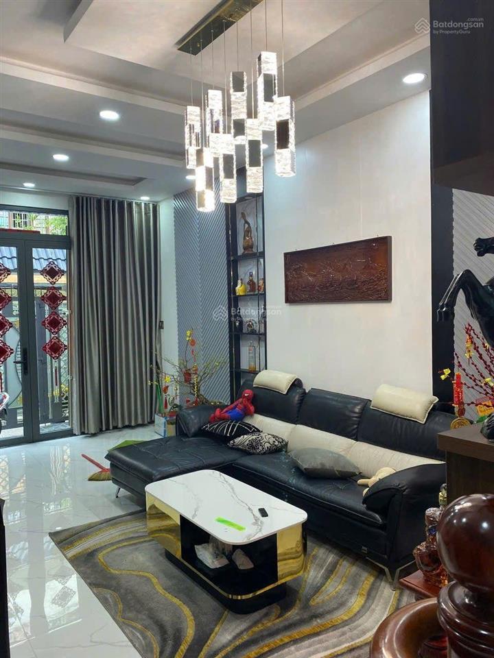 Nhà siêu rộng ở đại gia đình bùi minh trực p5 quận8