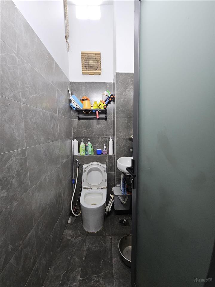 Nhà 2 lầu hẻm 1 rẽ ba gác tới nhà