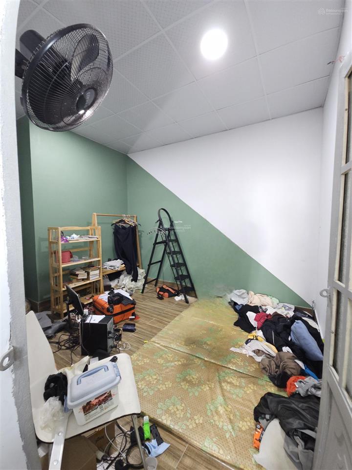 Nhà 2 lầu hẻm 1 rẽ ba gác tới nhà