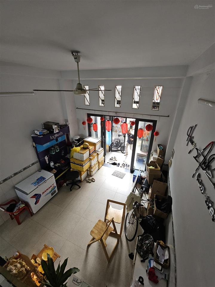 Nhà 2 lầu hẻm 1 rẽ ba gác tới nhà