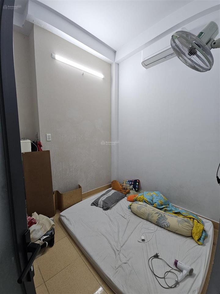 Nhà 2 lầu hẻm 1 rẽ ba gác tới nhà