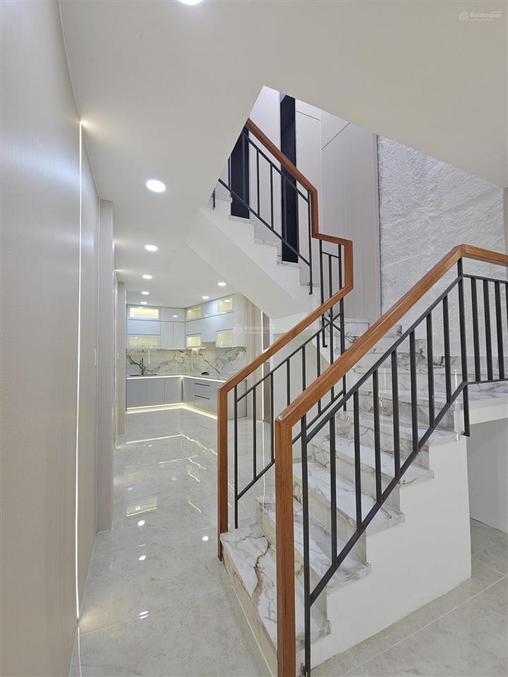 Nhà đẹp chính chủ cần bán gấp đã giảm mạnh gần cầu bình tiên