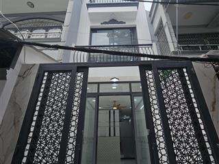 Nhà xây mới 3 lầu vị trí đẹp hẻm thông thoáng nguyễn duy