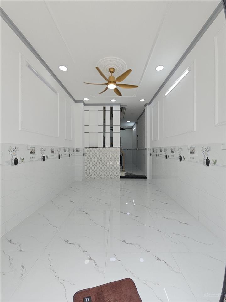 Nhà xây mới 3 lầu vị trí đẹp hẻm thông thoáng nguyễn duy