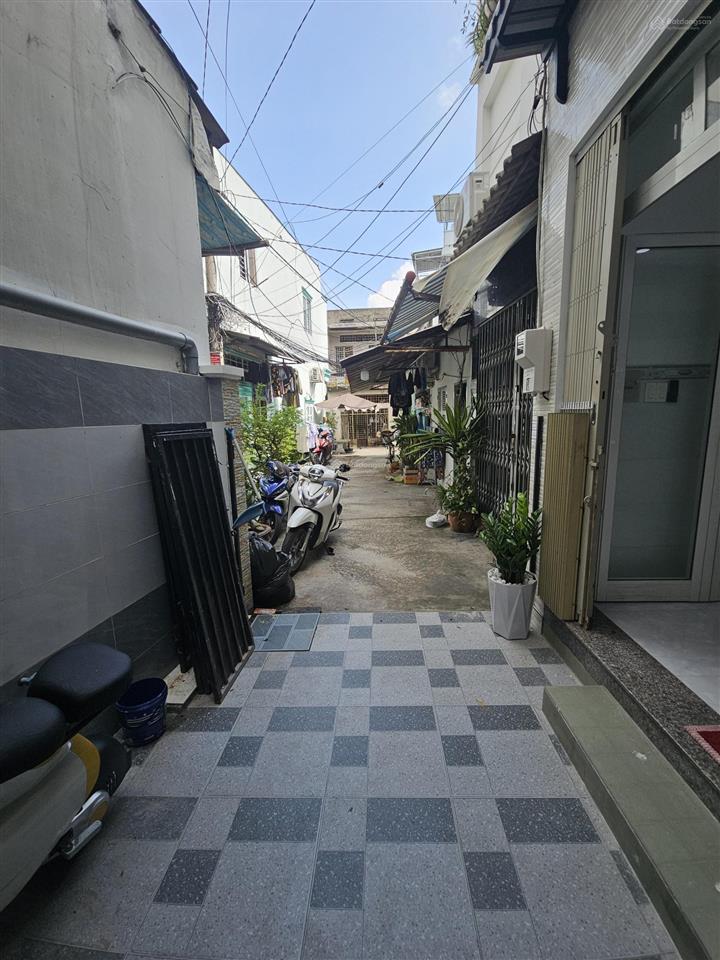 Nhà đẹp 5pn ngay trung tâm quận 8