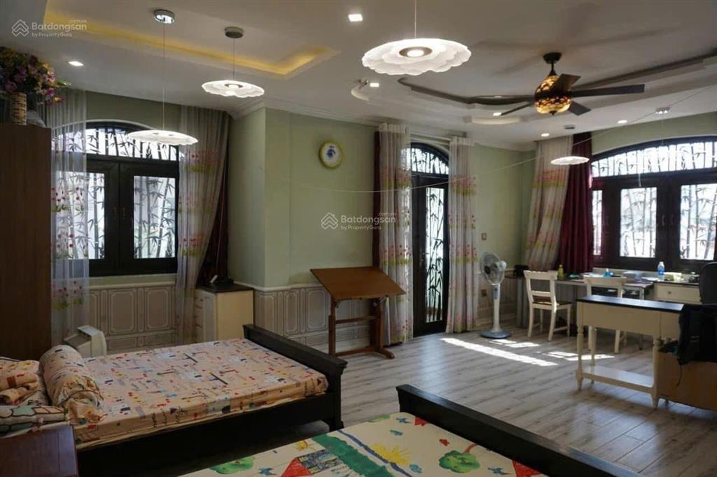 Chính chủ cần bán căn biệt thự khu nội bộ đường 3 tháng 2 diện tích 7.6x27m hầm 3 lầu giá 38 tỷ tl