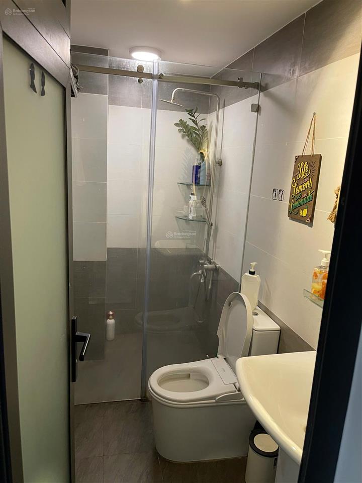 Bán căn nhà mặt tiền đường ngay khu cx bắc hải diện tích 5x15 hầm 7 lầu thang máy giá 28 tỷ