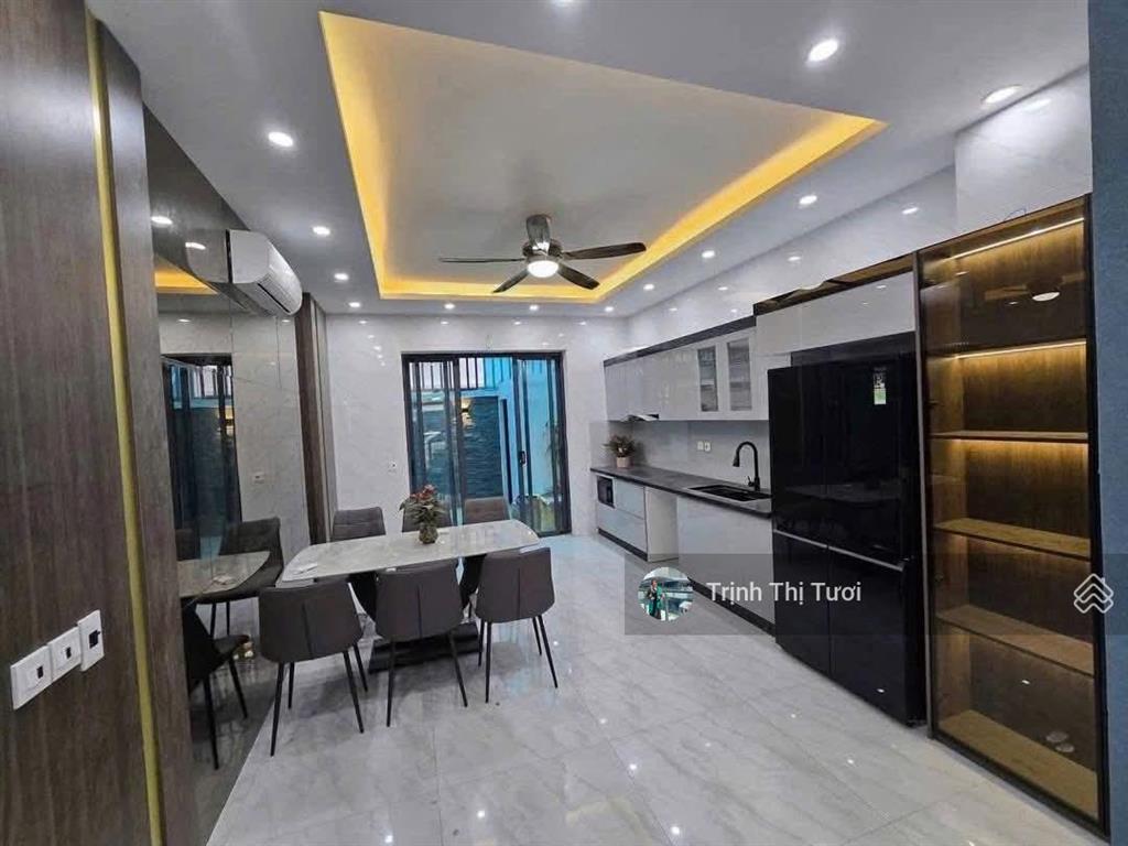 Cho thuê nhà 160m2 x 5 tầng kđt geleximco giáp vinsmart có thang máy giá 26tr