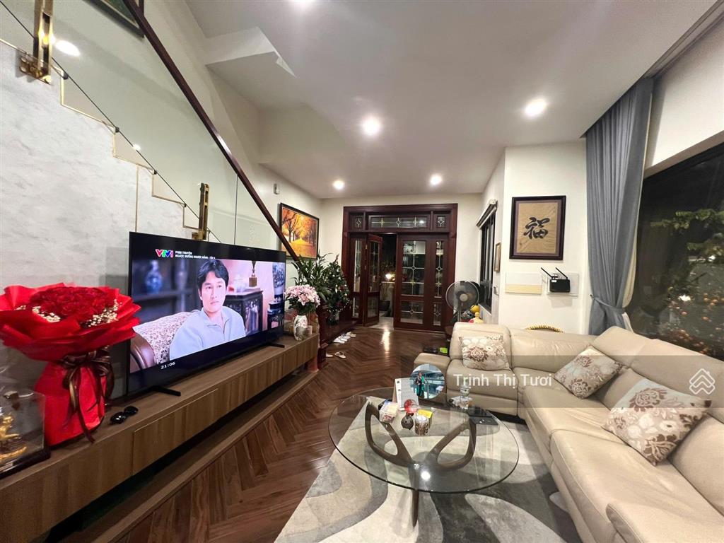 Cho thuê biệt thự vinhomes thăng long  full nội thất, chỉ việc ở
