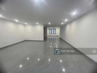 Cho thuê tầng 1 căn góc đẹp khu a geleximco  đối diện chung cư đông dân