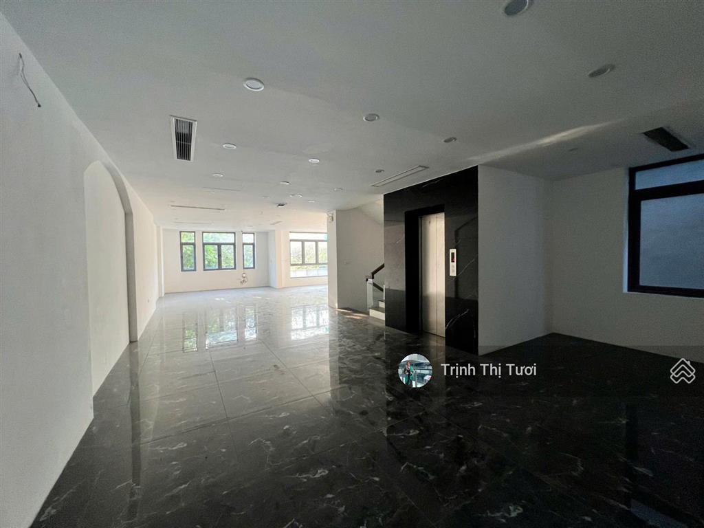 Cho thuê shophouse 6 tầng khu a geleximco  hoàn thiện đẹp