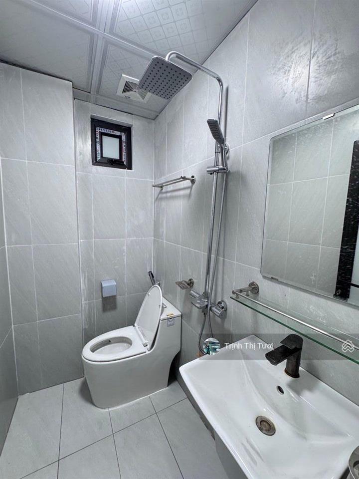 Chủ cần bán gấp nhà 5 tầng  giá chỉ 5.x tỷ  cách 2 nhà ra đường nhựa 3 ô tô tránh nhau