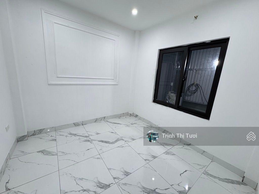 Chủ cần bán gấp nhà 5 tầng  giá chỉ 5.x tỷ  cách 2 nhà ra đường nhựa 3 ô tô tránh nhau