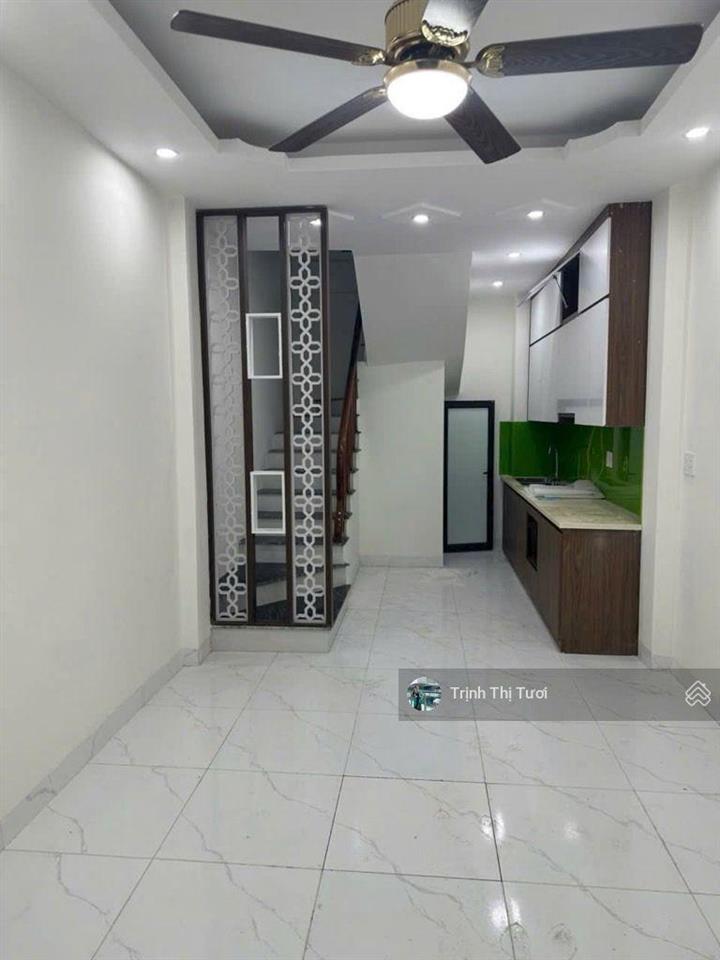 Chủ cần bán gấp nhà 5 tầng  giá chỉ 5.x tỷ  cách 2 nhà ra đường nhựa 3 ô tô tránh nhau