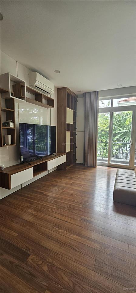Cho thuê biệt thự đơn lập lô góc kđt splendora