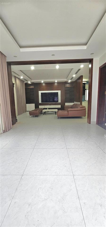 Cho thuê biệt thự đơn lập lô góc kđt splendora