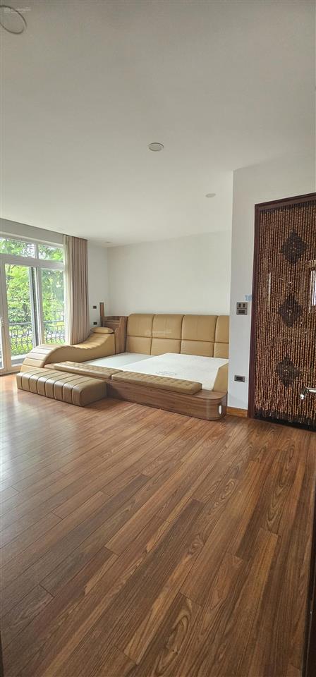 Cho thuê biệt thự đơn lập lô góc kđt splendora