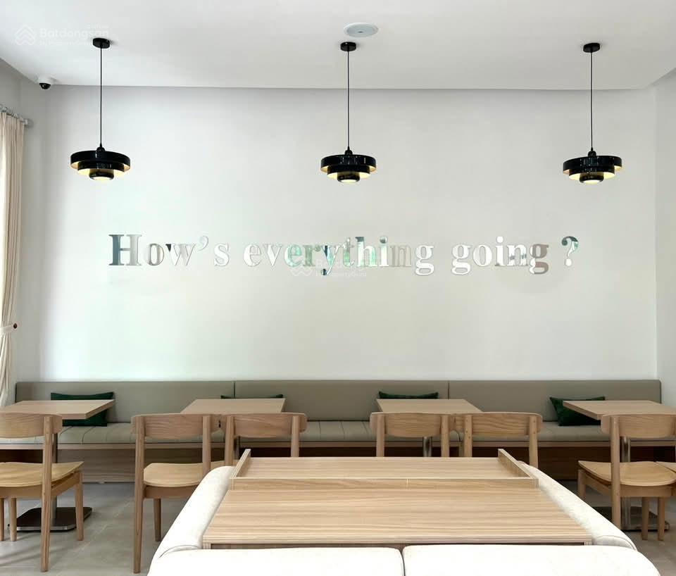 Cho thuê lại  sang nhượng 2 tầng kinh doanh lô góc khu a geleximco