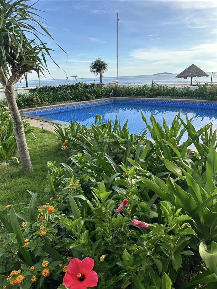 Chính chủ cần bán căn villa đối diện biển 615m2  15 tỷ 0942 204 ***