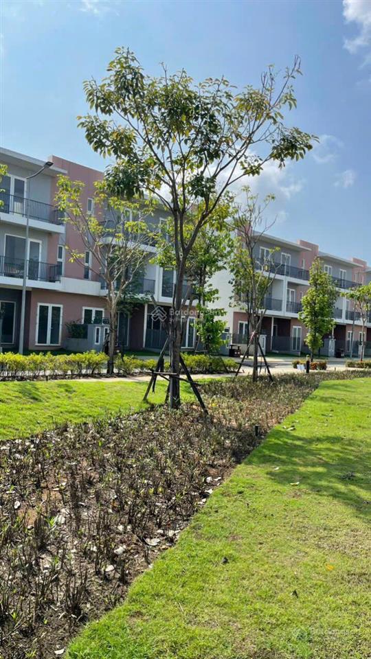 Bán 1 căn nhà phố view công viên giá 7.4x tỷ  0934 002 ***