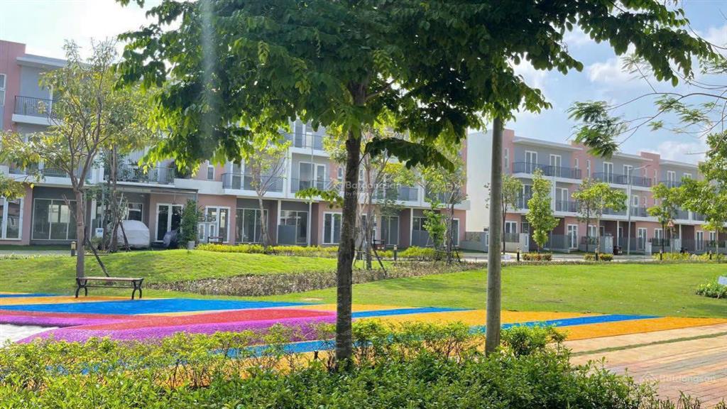 Bán 1 căn nhà phố view công viên giá 7.4x tỷ  0934 002 ***