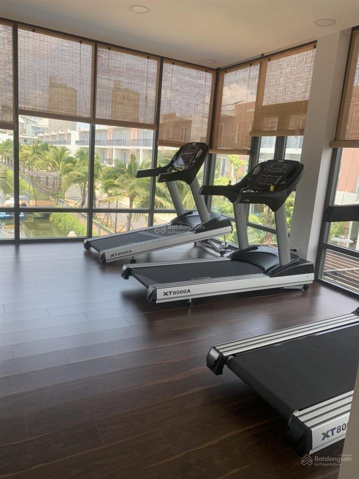 Bán 1 căn gốc siêu to 130m2  có thang máy tại long trường  0934 002 ***