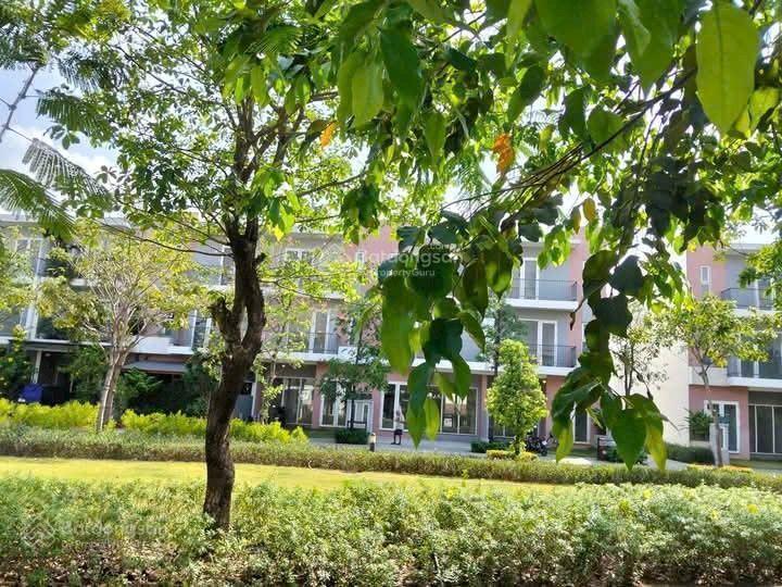 Bán 2 căn nhà phố dragon village nội thất đầy đủ giá 8.x tỷ