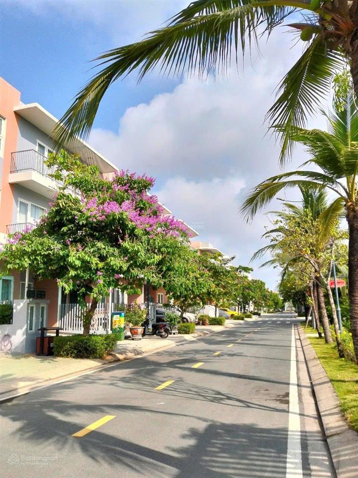 Bán nhà phố sân vườn 122 lầu view hồ sinh thái 3600m dragon village phú hữu