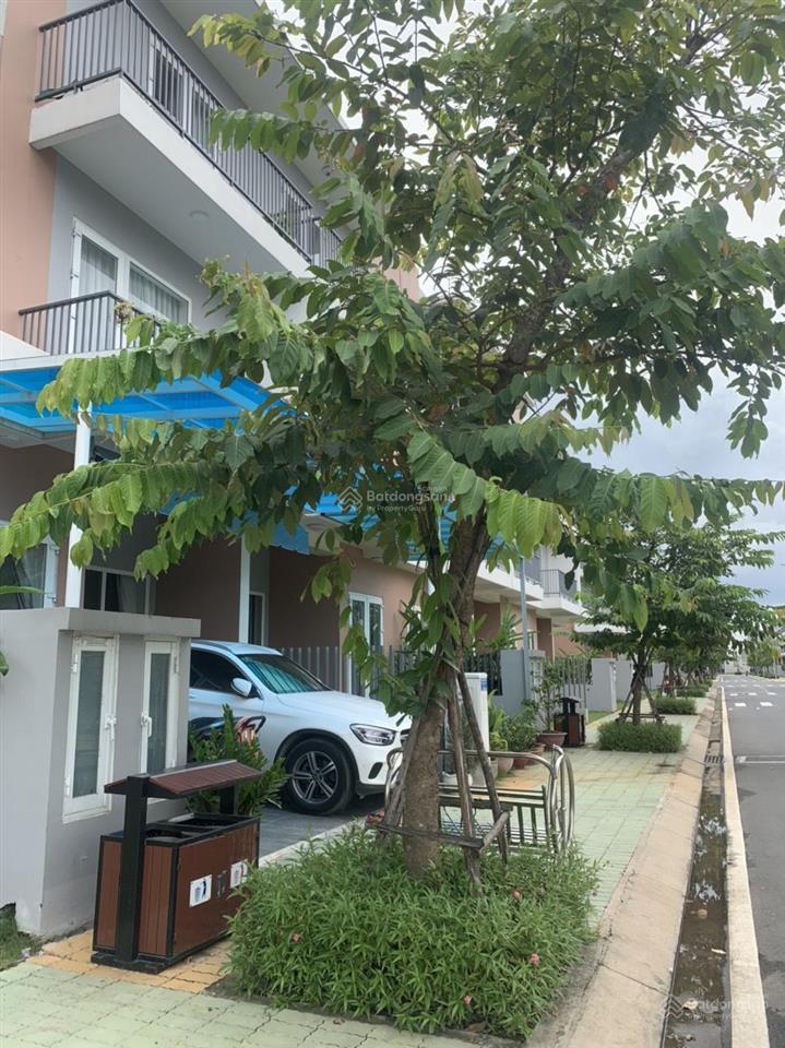 Bán nhà phố sân vườn 122 lầu view hồ sinh thái 3600m dragon village phú hữu