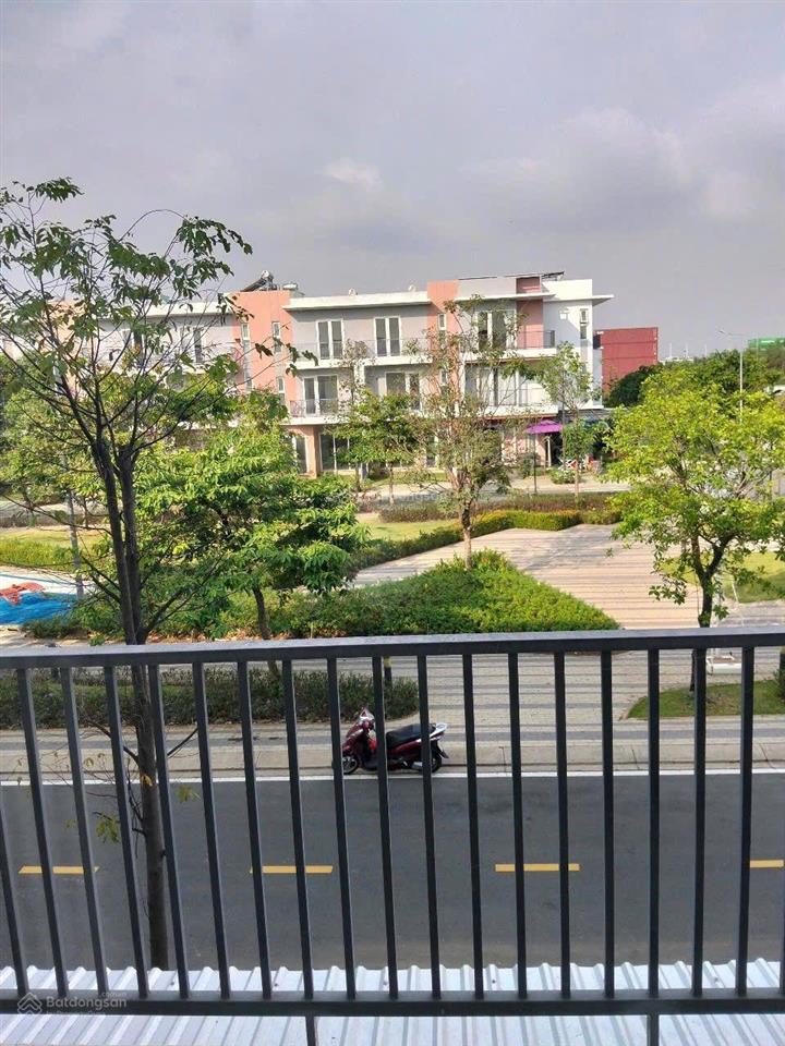Bán gấp căn nhà phố dragon village view công viên giá chỉ 7,450 tỷ