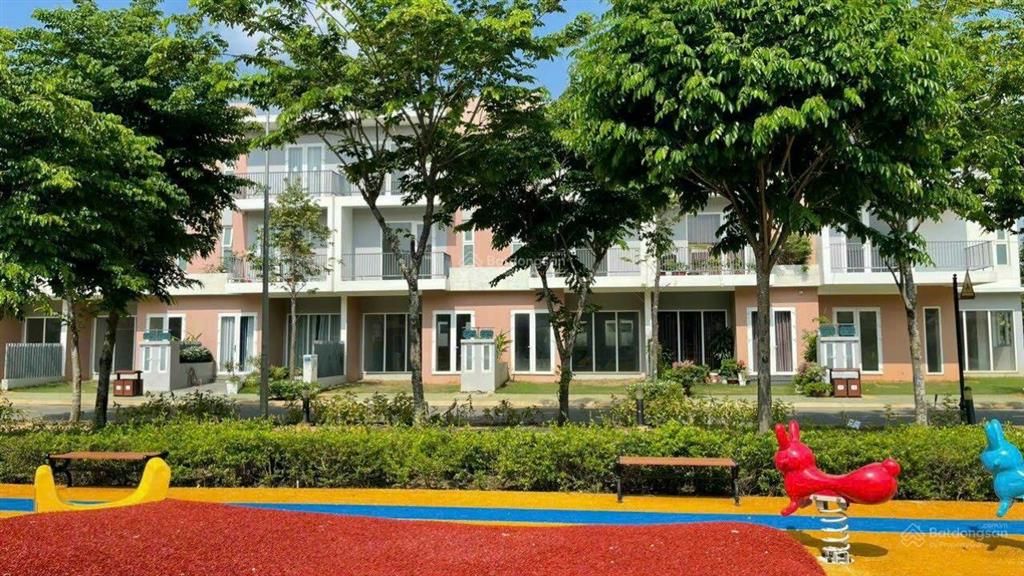 Bán gấp căn nhà phố dragon village view công viên giá chỉ 7,450 tỷ