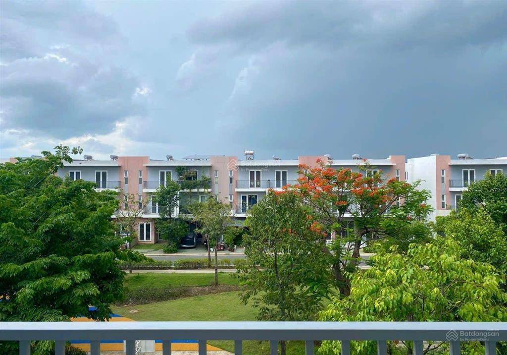 Bán gấp căn nhà phố dragon village view công viên giá chỉ 7,450 tỷ