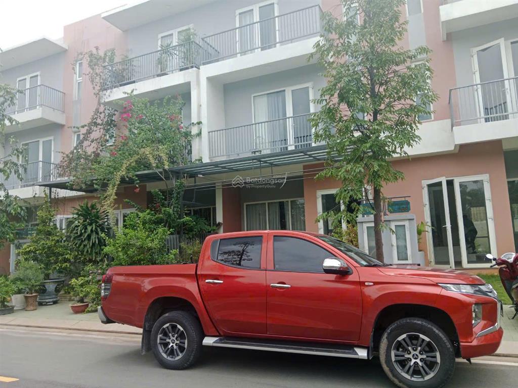 Bán 1 căn nhà phố view công viên giá 6,6 tỷ  0934 002 ***