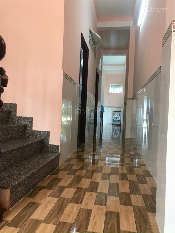 Mặt tiền nguyễn hữu hàonam việt á