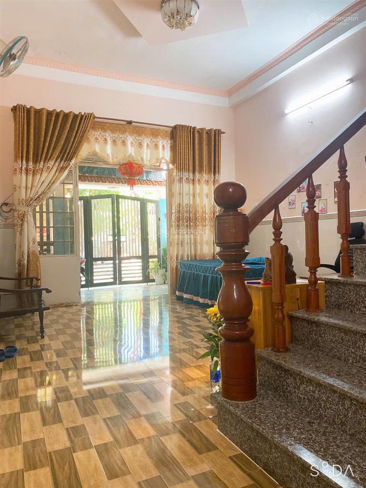 Mặt tiền nguyễn hữu hàonam việt á